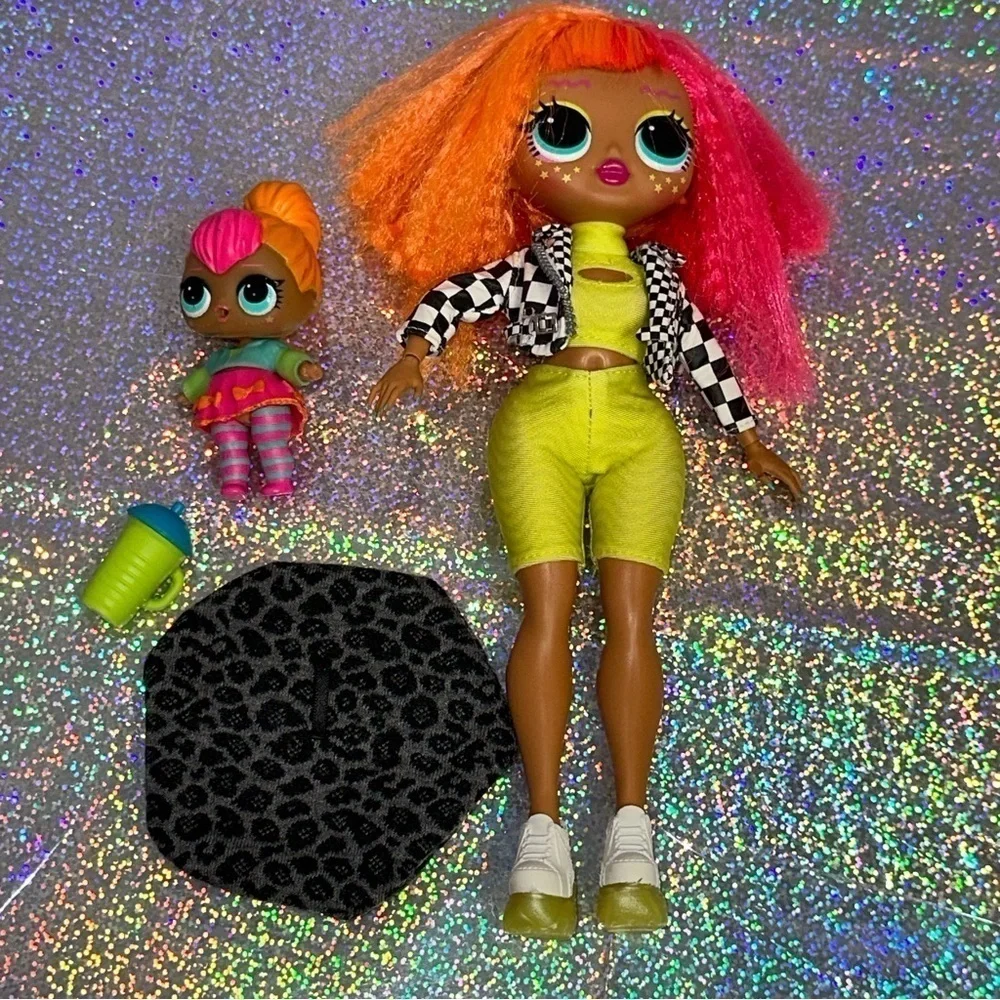 L.O.L. Surprise! LOL Surprise OMG NEONLICIOUS & CUTIE QT Dolls Bottle